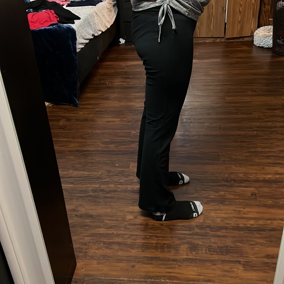 Black maternity pants - medium - Picture 3 of 3